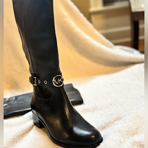 Micheal Kors Knee High Boots - Picture 4 of 4
